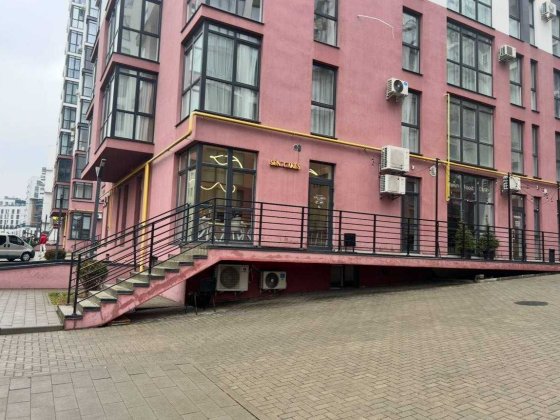 Оренда комерції в житловому районі (паркінг,тераса,Малоголосківська). Львов