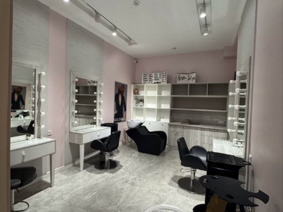 Аренда места парикмахер / колорист / наращивание
