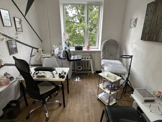 Субаренда аренда 12 квартал маникюр, кушетка, брови, ресницы, педикюр Дніпро