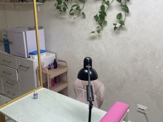 Оренда робочого місця майстра манікюру Львов