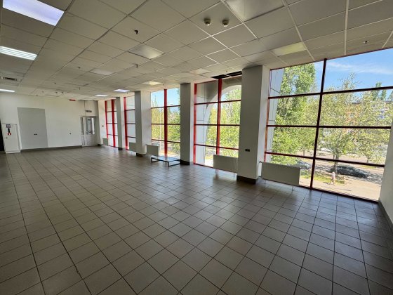 Октябрське ТЦ Депот торгове приміщення 23 кв.м. ремонт гарне місце Миколаїв