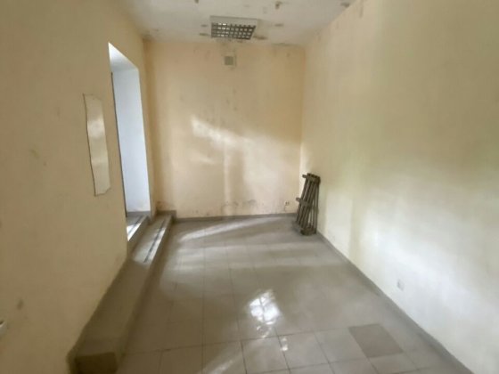 Оренда приміщення Топольна 30 кв.м. Фасадний вхід. Шевченківський Львов