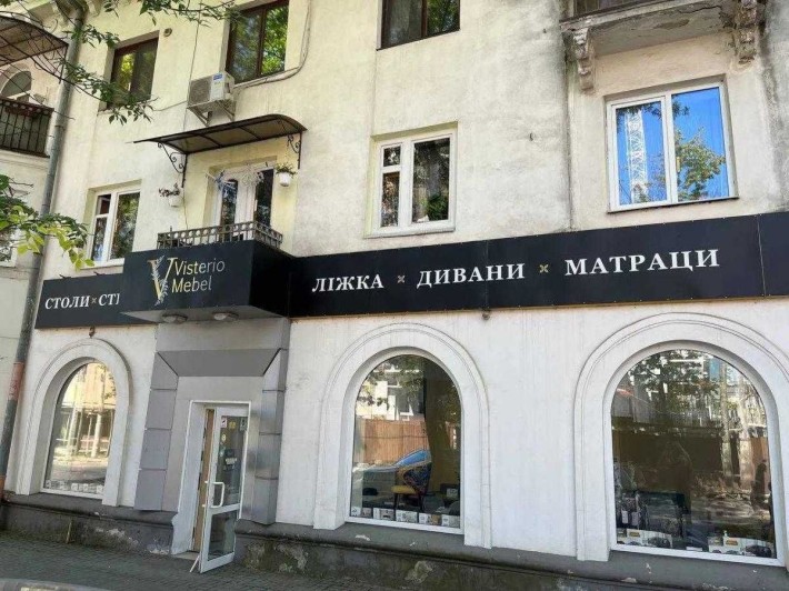 Оренда фасадного приміщення по вул.Антоновича(176 м.кв.) - фото 1