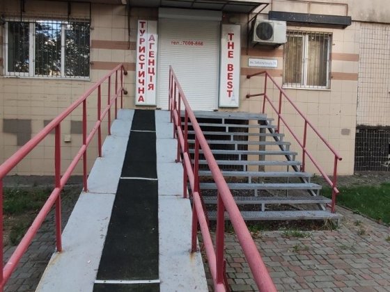 Сдам  фасадное помещение  на ул.Заболотного/Днепродорога Одеса