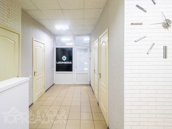 Здам в оренду приміщення в офісному центрі Райський Уголок.Кравцова,19 Харків