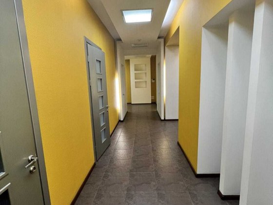 Центр города. 2 этаж. Частично меблированный офис 150 кв м. Одесса