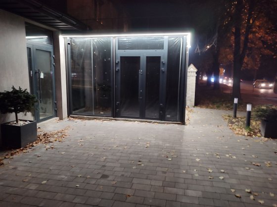 30кв.м. на Автобусній зупинці. Південний. Фасад. В.Великого. Кульпаркі