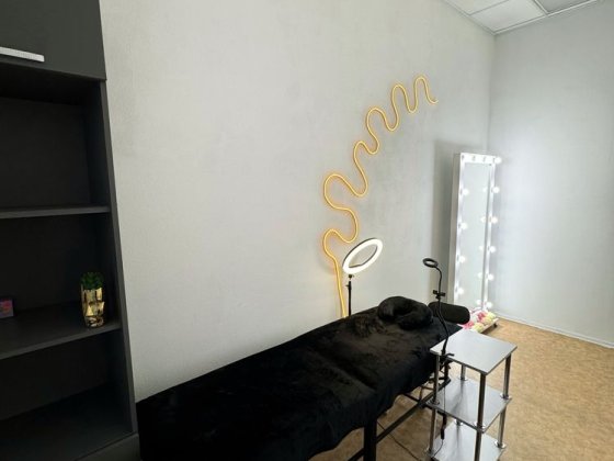 Сдам в аренду кушетку мастеру по наращиванию ресниц, ламимейкеру центр Харьков