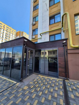 Оренда фасадного приміщення 83м2, ЖК "Щасливий"вул.Соборна! - фото 1