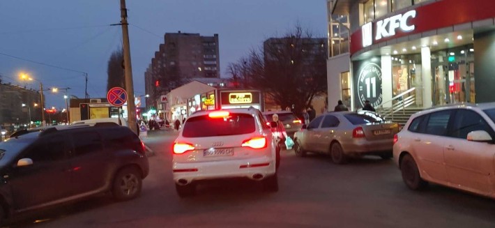 ТОП-ЛОКАЦІЯ! Оренда біля м. Х. Гора - П. Шлях. Широкий фасад, Вітрини! - фото 1