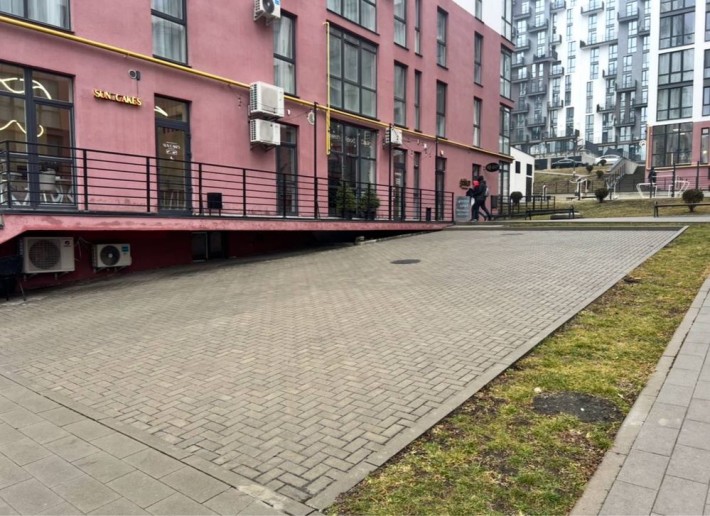 Оренда фасадного комерції з терасою вул. Малоголосківська ремонт - фото 1
