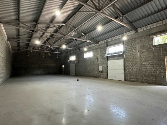 Оренда виробничо-складських приміщень з рампою. Львов