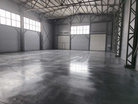 Приміщення під Медичний склад  707 м² з офісами, рампами та пандусом. Миколаїв