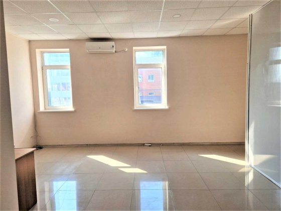 Офіс 34 кв. м. Фасад, генератор, власне опалення, ремонт без комісії Софіївська Борщагівка