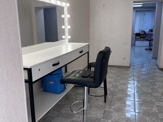 Оренда місця  бровіста/візажиста/нарощування волося / плетіння косичок Миколаїв