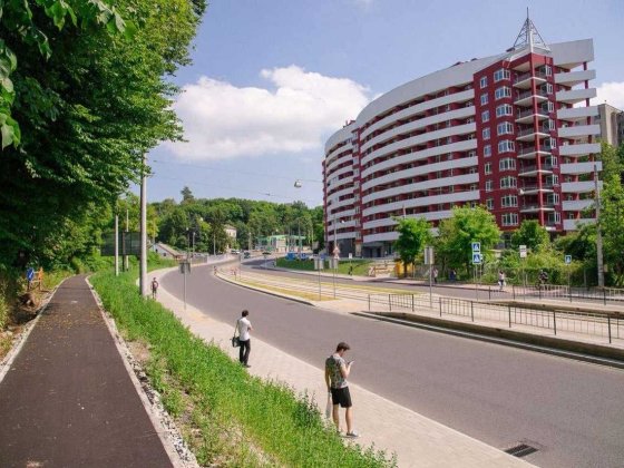 Оренда фасадного приміщення вул. Стуса, 53.5м², 11$/м² Львів