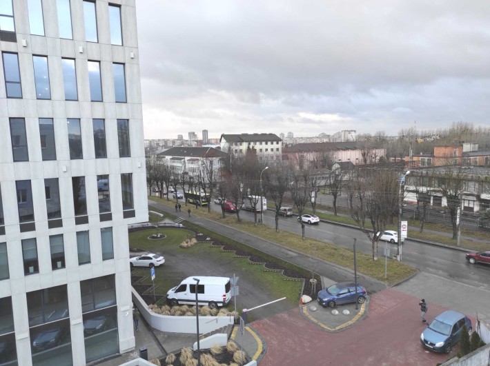 Офісні приміщення, вулиця Зелена, три кімнати, площа 82 м. кв. - фото 1