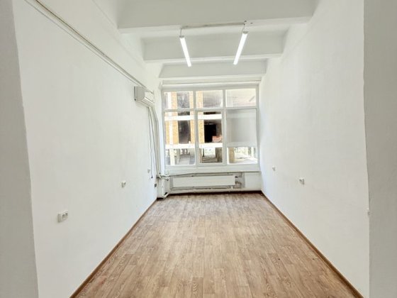 Оренда офісу з презентабельним входом в 1 хвилині від метро Наукова Харків