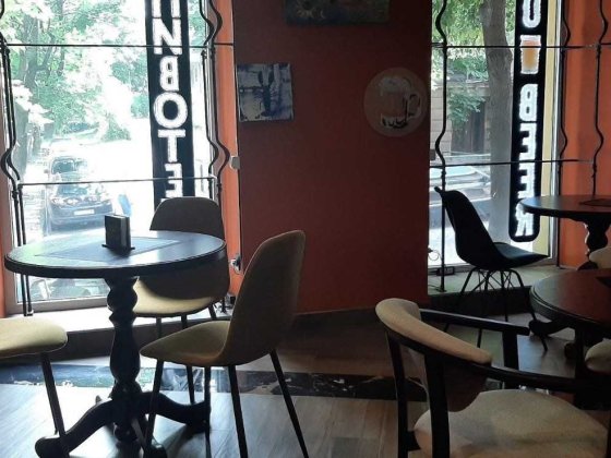 Оренда фасадного приміщення на ДОРОШЕНКА Львов