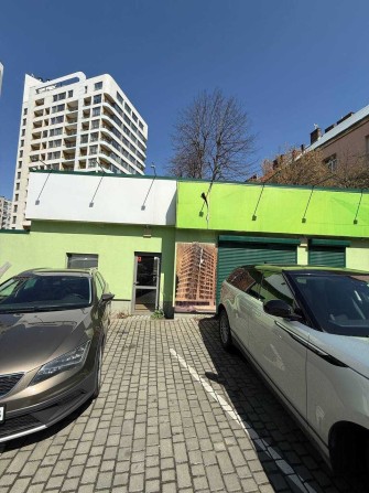 Оренда офісу з площадкою під автомобілі  на вул. Стрийська, (м. Львів) - фото 1