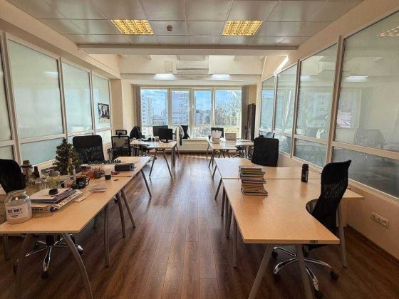 Оренда офісу, з ремонтом, на вул.Панаса Мирного,Сихівський р-н, 1000м2 Львов