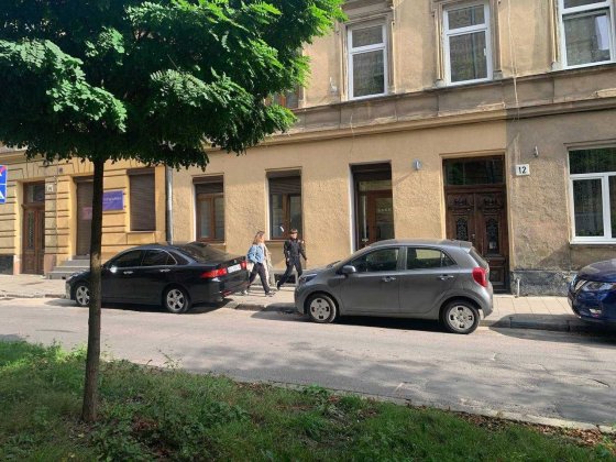 Оренда 80м фасад під комерцію, вул. Левицького Львов