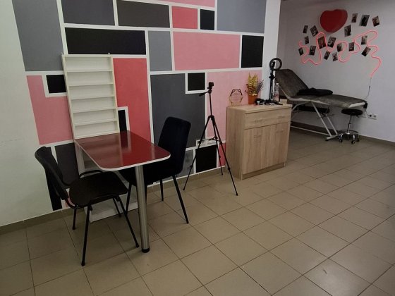 Сдам робочее место мастеру маникюра и мастеру по наращиванию ресниц Одеса