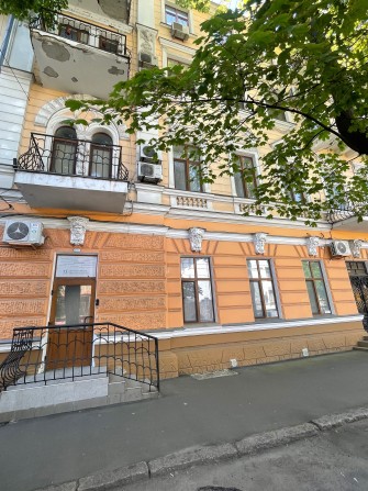 Просторий офіс 355 м2 в пер. Лермонтовський, Центр, Приморський - фото 1