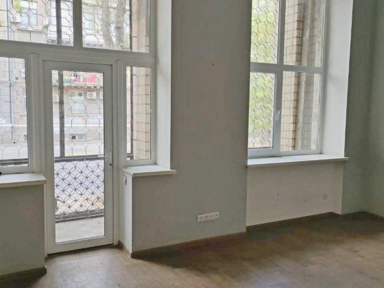 ‼️Власник‼️ Фасадне приміщення 51м2 на 2 каб+балкон Приморська ЦЕНТР Одеса