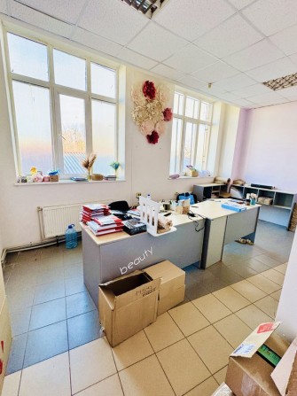 Сдам кабинет  25 м2 метро Масельского під бьюті послуги або магазин - фото 1