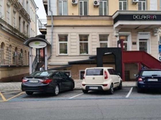 Сдам! Центр  Майдан Конституции Красная линия отд вход Харьков