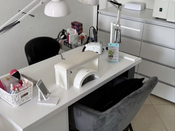 Сдам место мастеру маникюра Харків