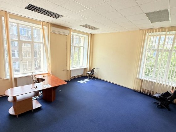 Здам офіс з власним туалетом в 3 хвилинах від метро Харків