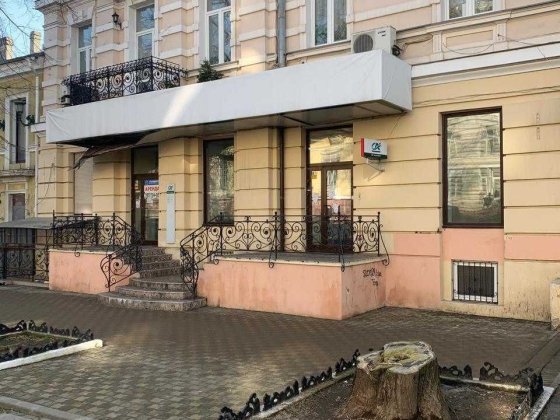 СДАМ ком помещение. Фасад. Дерибасовская Одеса