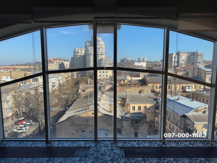Сдам просторный офис в центре с паркингом и терассой - фото 1