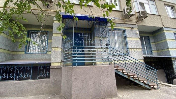 Здам приміщення в центрі, пров. Лопатинський, 2, БЕЗ КОМІСІЇ ! - фото 1