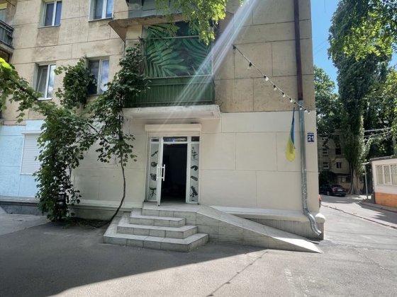 Сегедская 45 м угловой фасад с ремонтом