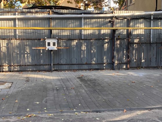 Сдам в АРЕНДУ площадку возле МОЙКИ (Таирова)