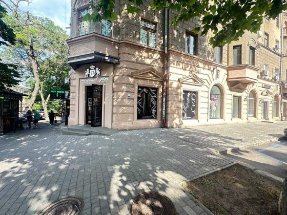 Аренда углового фасадного помещения в Центре города Одесса