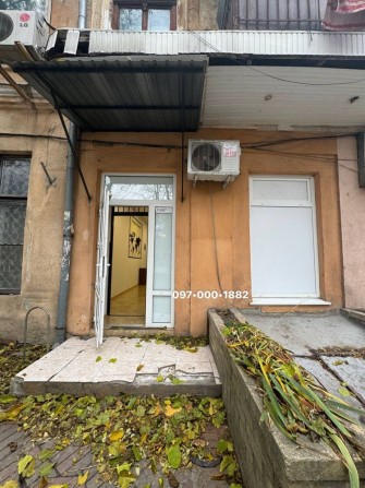 Сдам фасадный офис 52 м2 в центре - фото 1