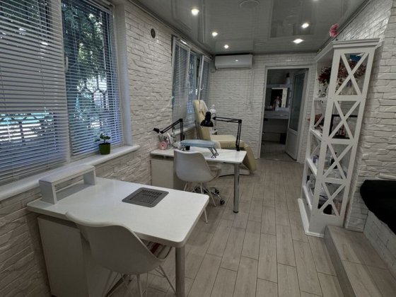 Есть Свет!Сдам место мастера маникюра Одеса