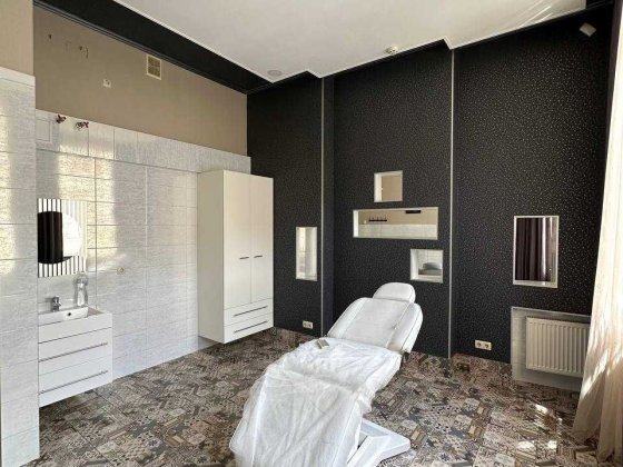 Сдам кабинет с отличным ремонтом под косметолога ! 19м2. Харків