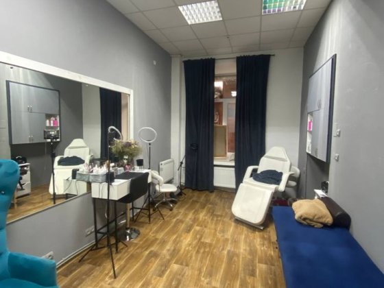 Сдам помещение с подводом воды в 2 мин. от метро Майдан Конституции. Харків