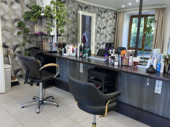 Сдам место  в салоне в Аркадии Одесса