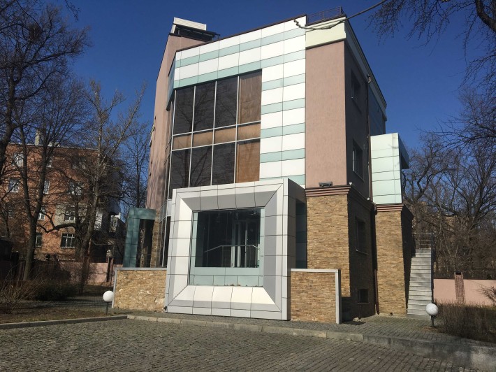Здам власний закритого типу офіс у центрі. 650кв.м. - фото 1