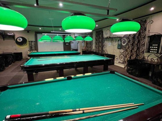 Сдам оборудованную бильярдную - столы, мебель, техника, кухня. Харків