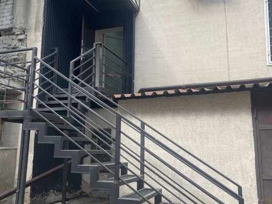 Здам приміщення з окремим входом біля  метро Наукова Харків