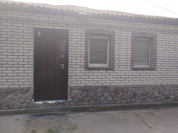 Продам півбудинку, 2 кімнати , 43 кв метра,  вікна пластикові - фото 1