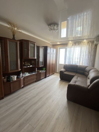 Продам двухкомнатную квартиру на победе - фото 1
