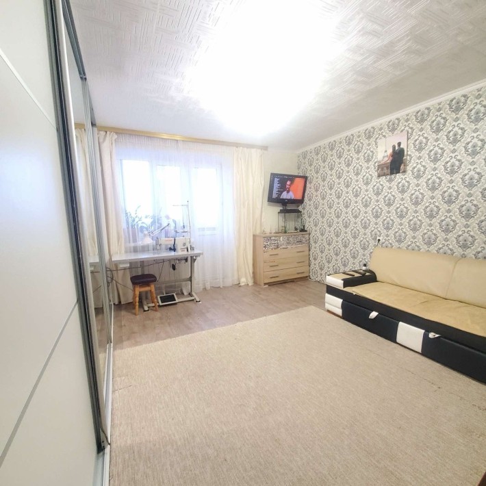 Продам велику 1 кімнатну квартиру вул. Білогородська - фото 1